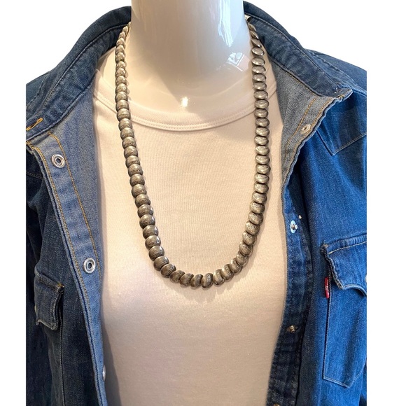 Vintage Navajo Bead Necklace - Picture 2 of 5